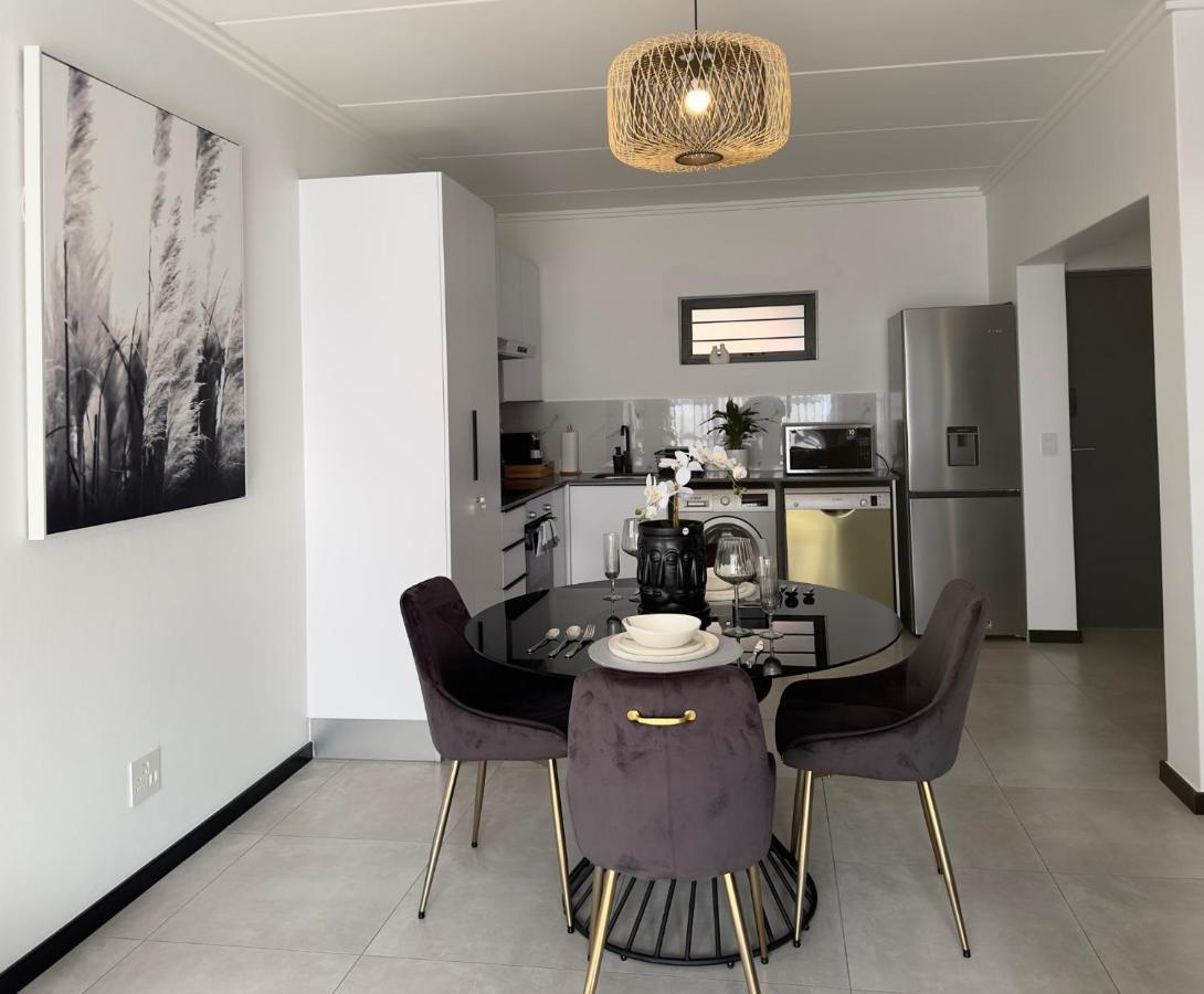 יוהנסבורג Stylish Executive Apartment With Power Backup מראה חיצוני תמונה
