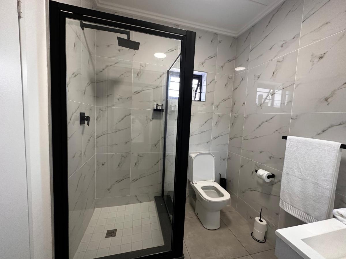 יוהנסבורג Stylish Executive Apartment With Power Backup מראה חיצוני תמונה