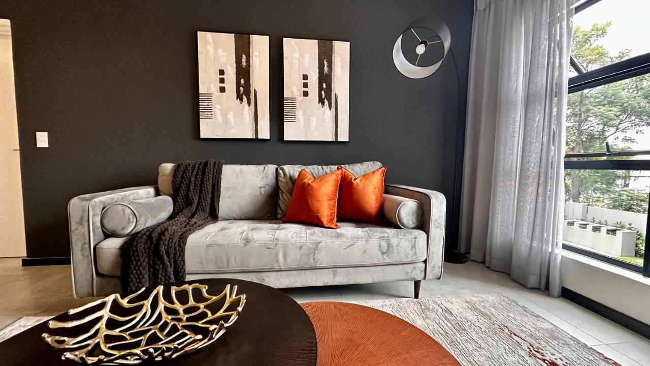 יוהנסבורג Stylish Executive Apartment With Power Backup מראה חיצוני תמונה