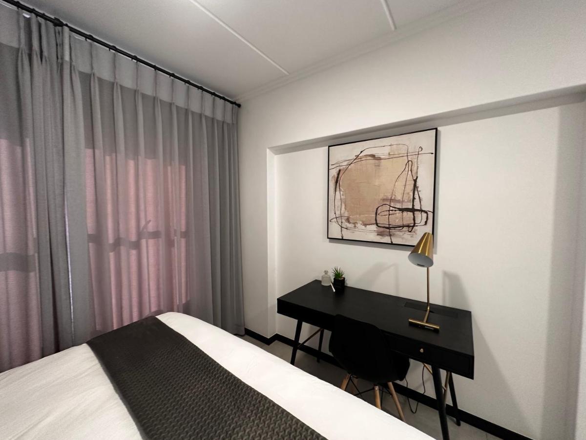 יוהנסבורג Stylish Executive Apartment With Power Backup מראה חיצוני תמונה