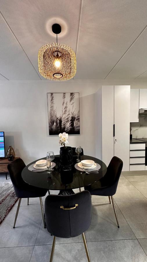 יוהנסבורג Stylish Executive Apartment With Power Backup מראה חיצוני תמונה